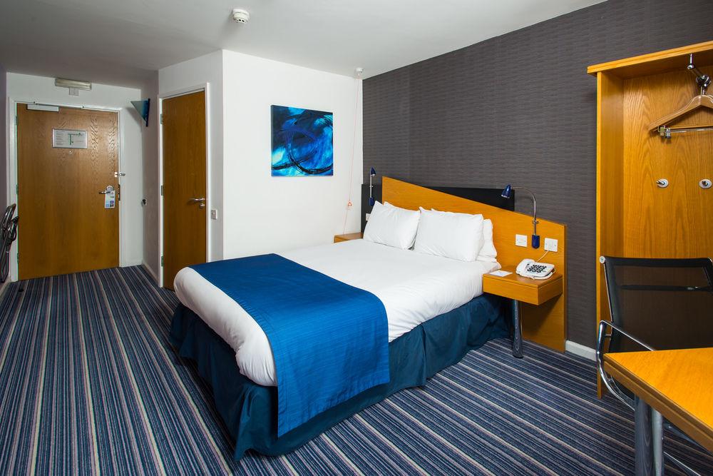 Holiday Inn Express Manchester East, An Ihg Hotel Εξωτερικό φωτογραφία