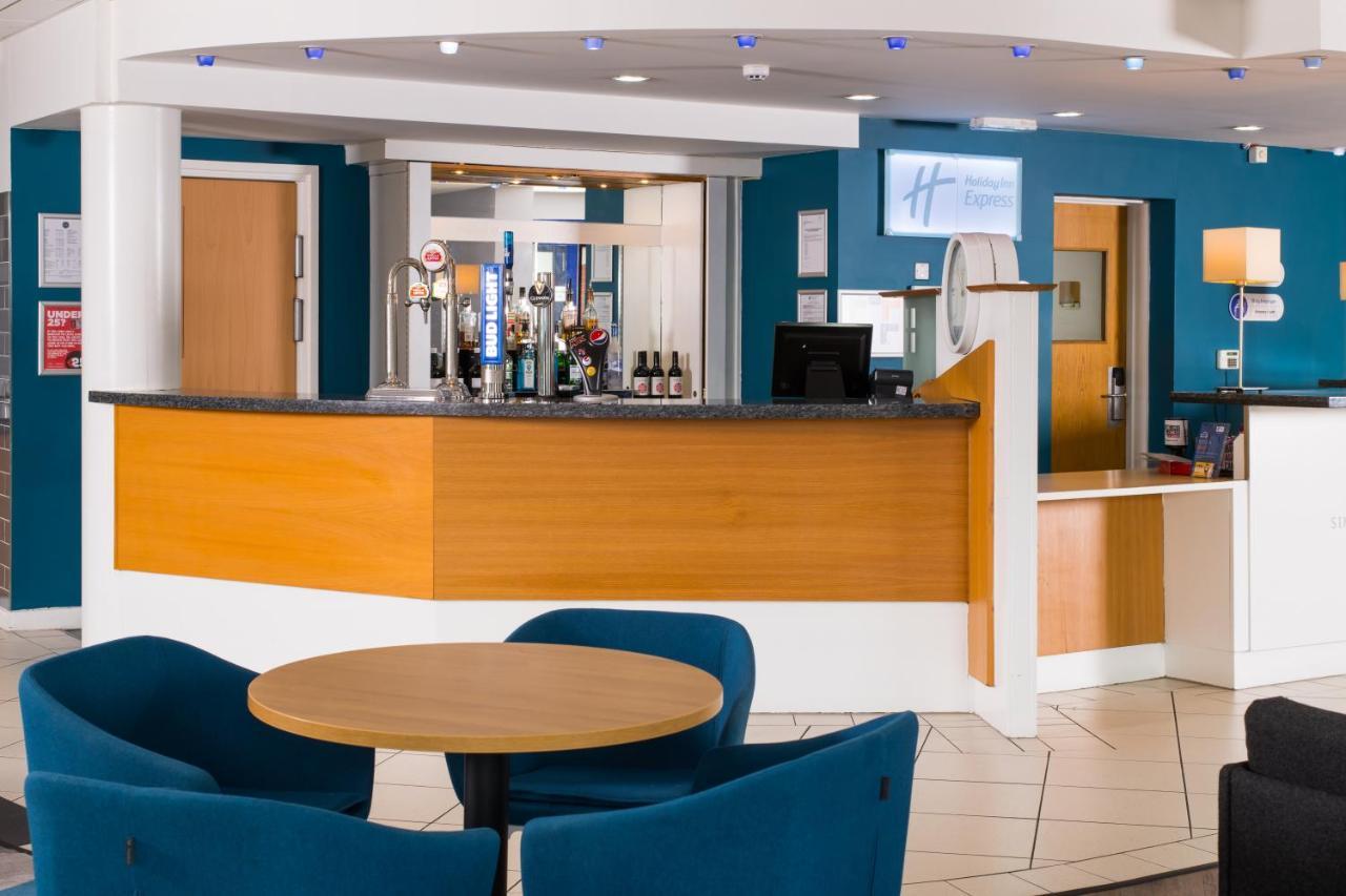 Holiday Inn Express Manchester East, An Ihg Hotel Εξωτερικό φωτογραφία