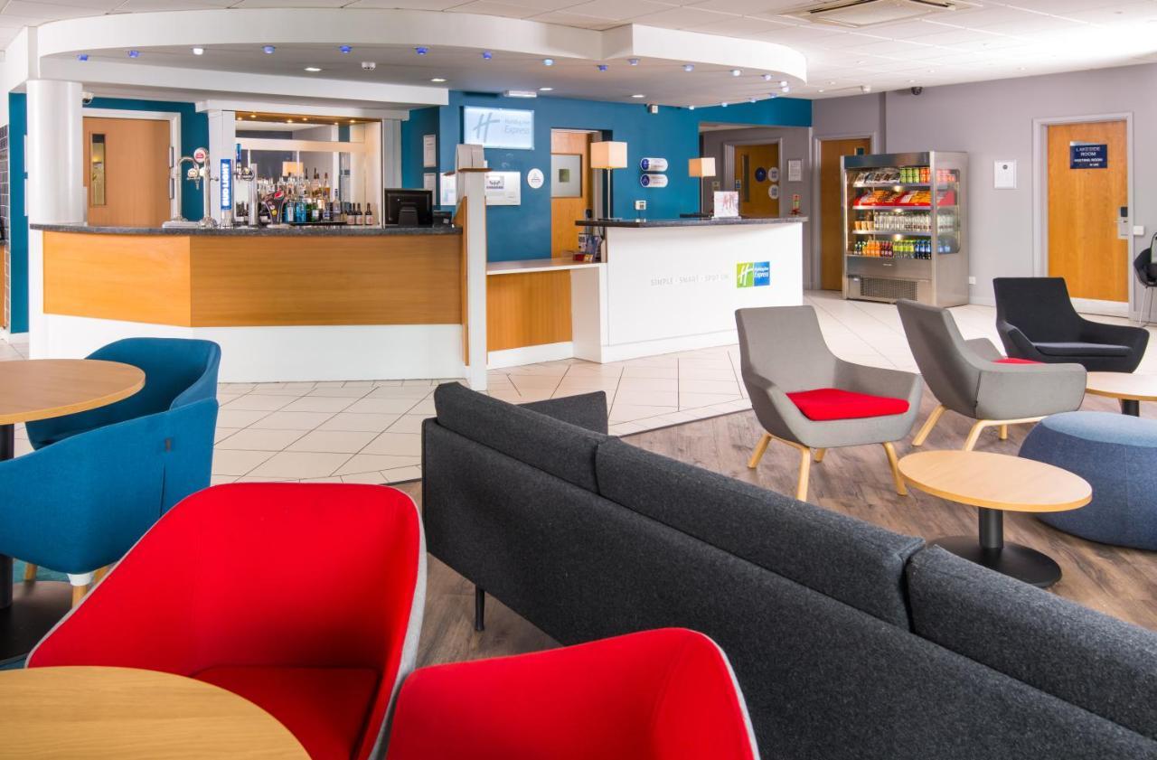 Holiday Inn Express Manchester East, An Ihg Hotel Εξωτερικό φωτογραφία