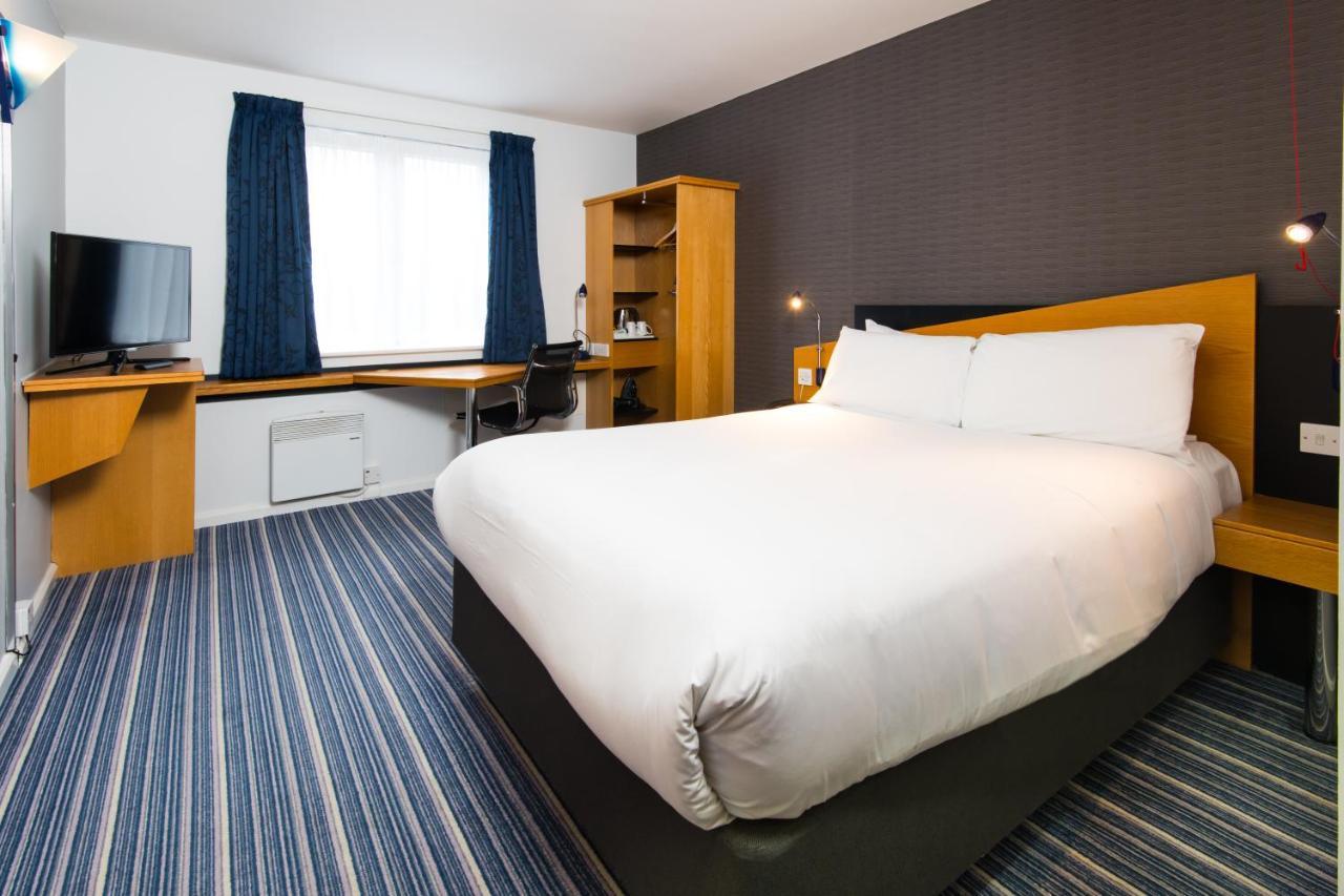 Holiday Inn Express Manchester East, An Ihg Hotel Εξωτερικό φωτογραφία