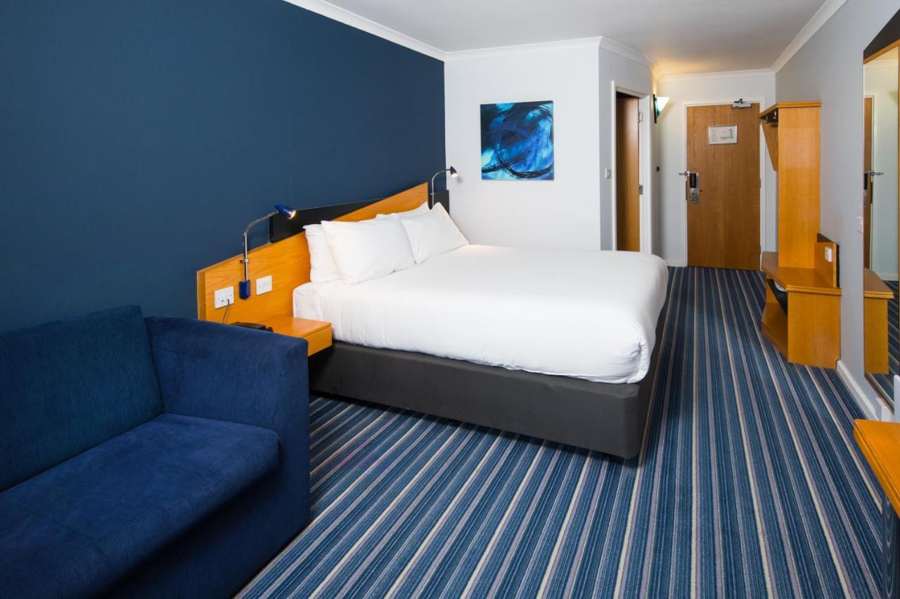 Holiday Inn Express Manchester East, An Ihg Hotel Εξωτερικό φωτογραφία