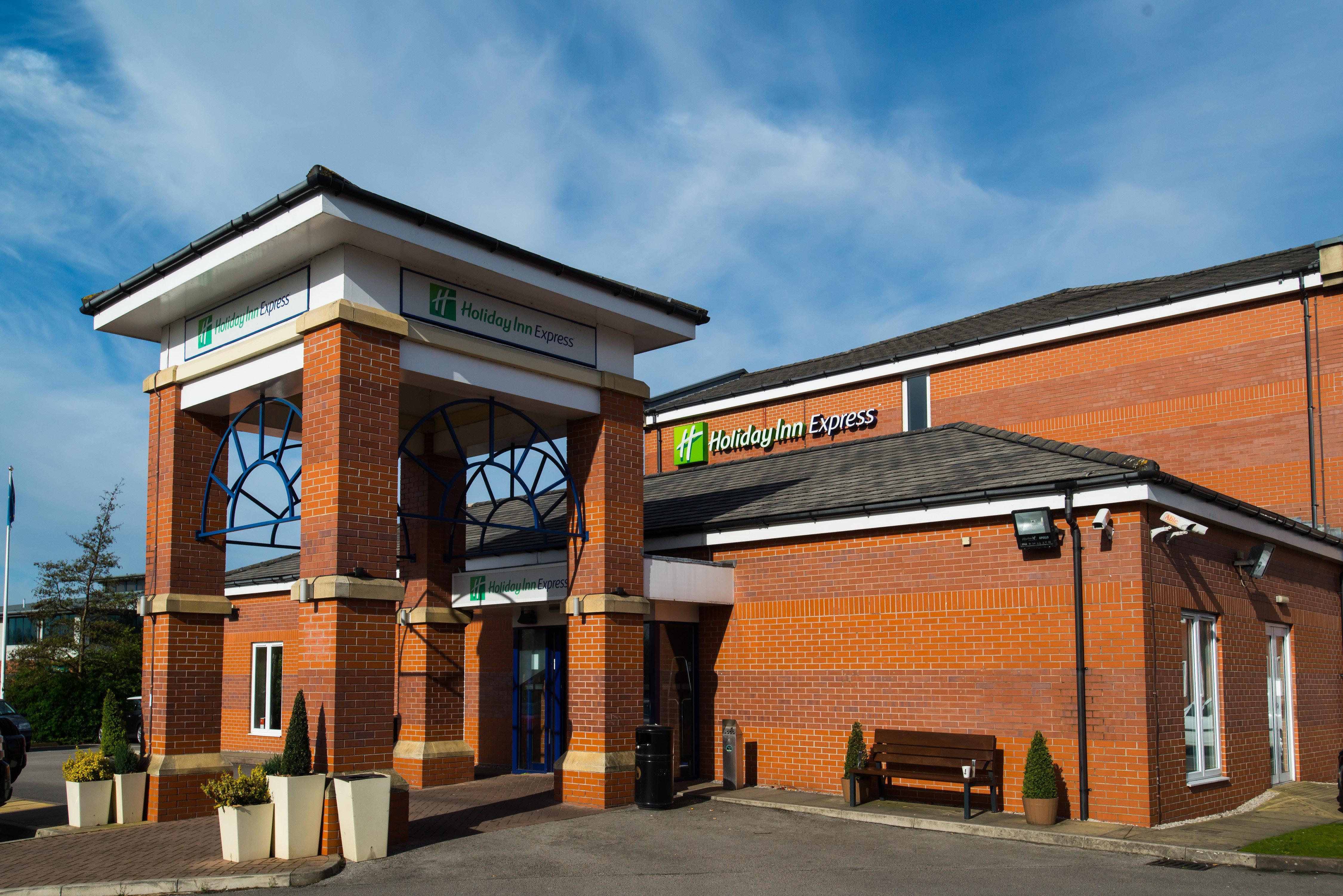 Holiday Inn Express Manchester East, An Ihg Hotel Εξωτερικό φωτογραφία