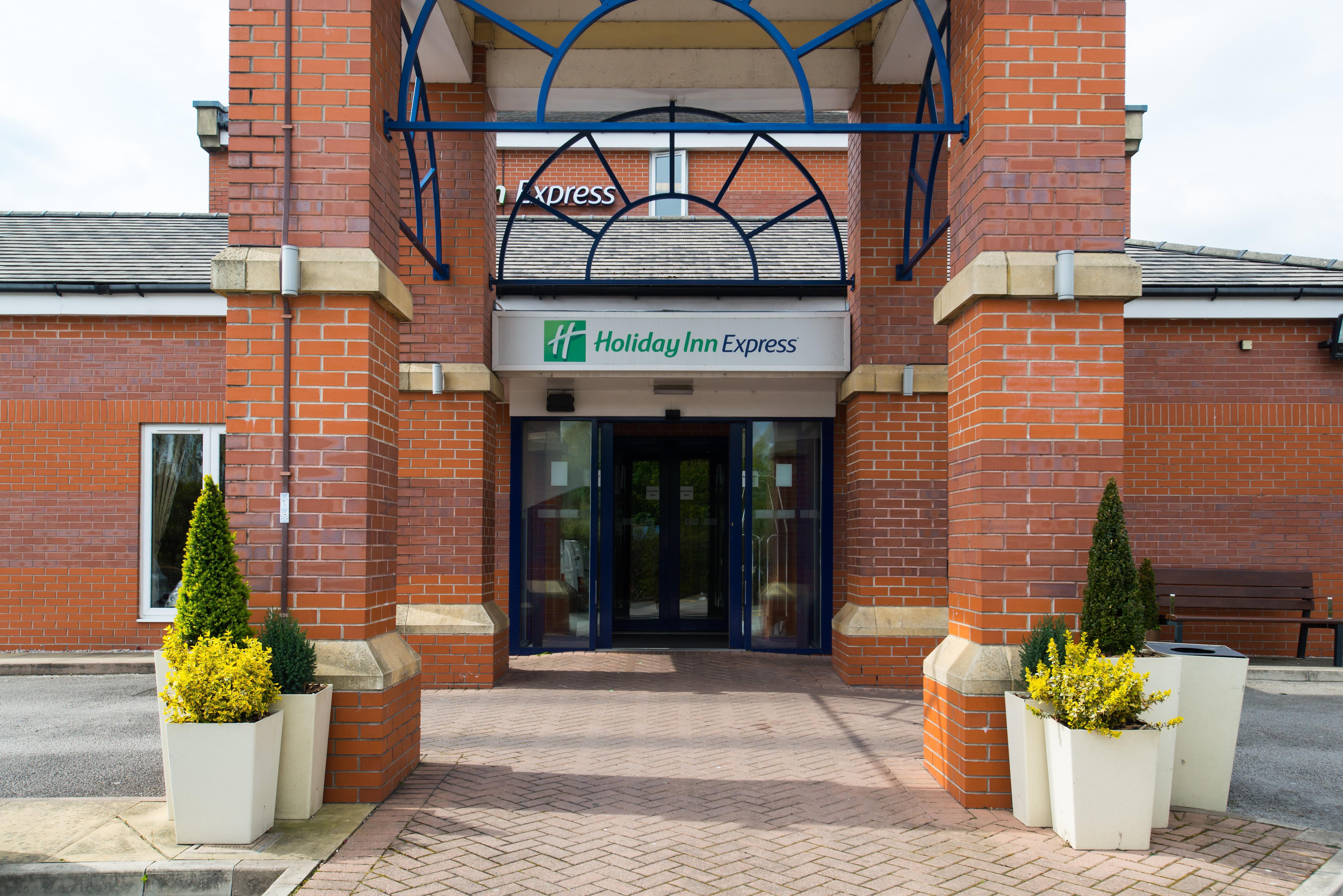 Holiday Inn Express Manchester East, An Ihg Hotel Εξωτερικό φωτογραφία