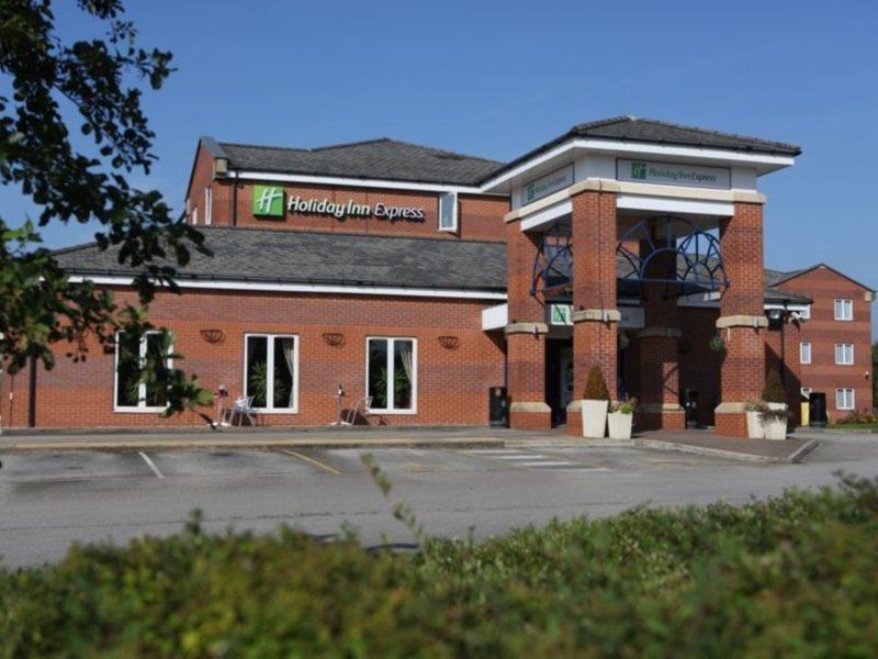 Holiday Inn Express Manchester East, An Ihg Hotel Εξωτερικό φωτογραφία