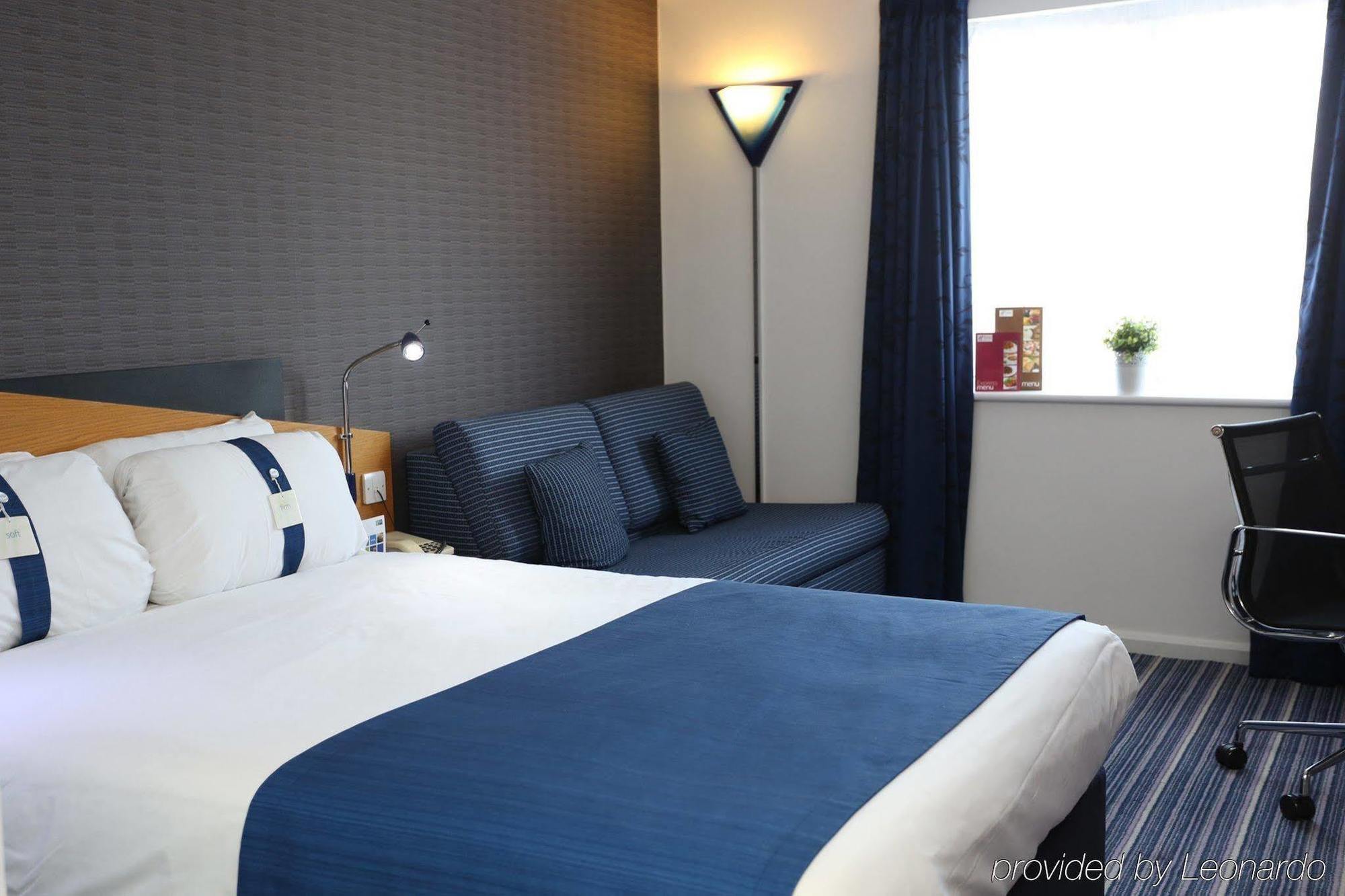 Holiday Inn Express Manchester East, An Ihg Hotel Εξωτερικό φωτογραφία